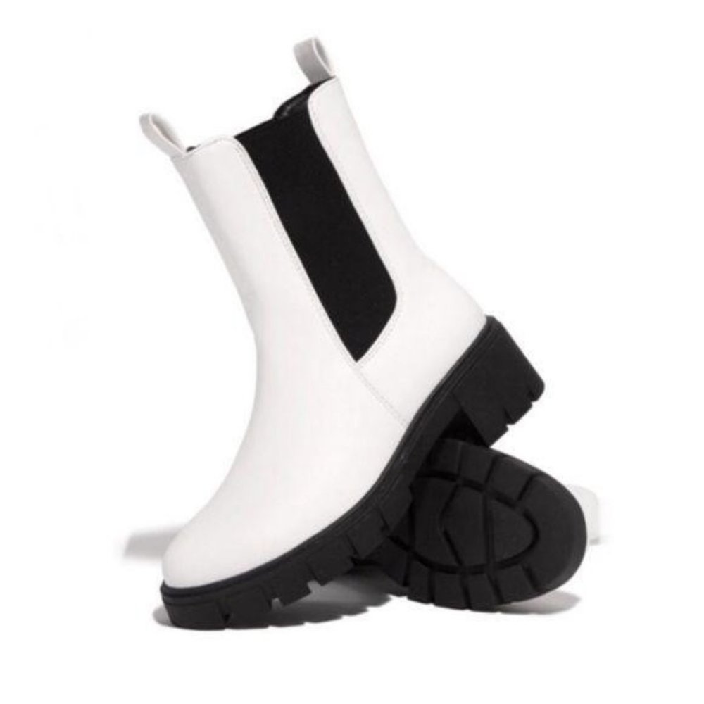 White Chelsea Pull On Lug Sole Boots - Picture 7 of 7